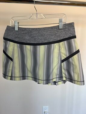 Lululemon tennis skirt. Size 6